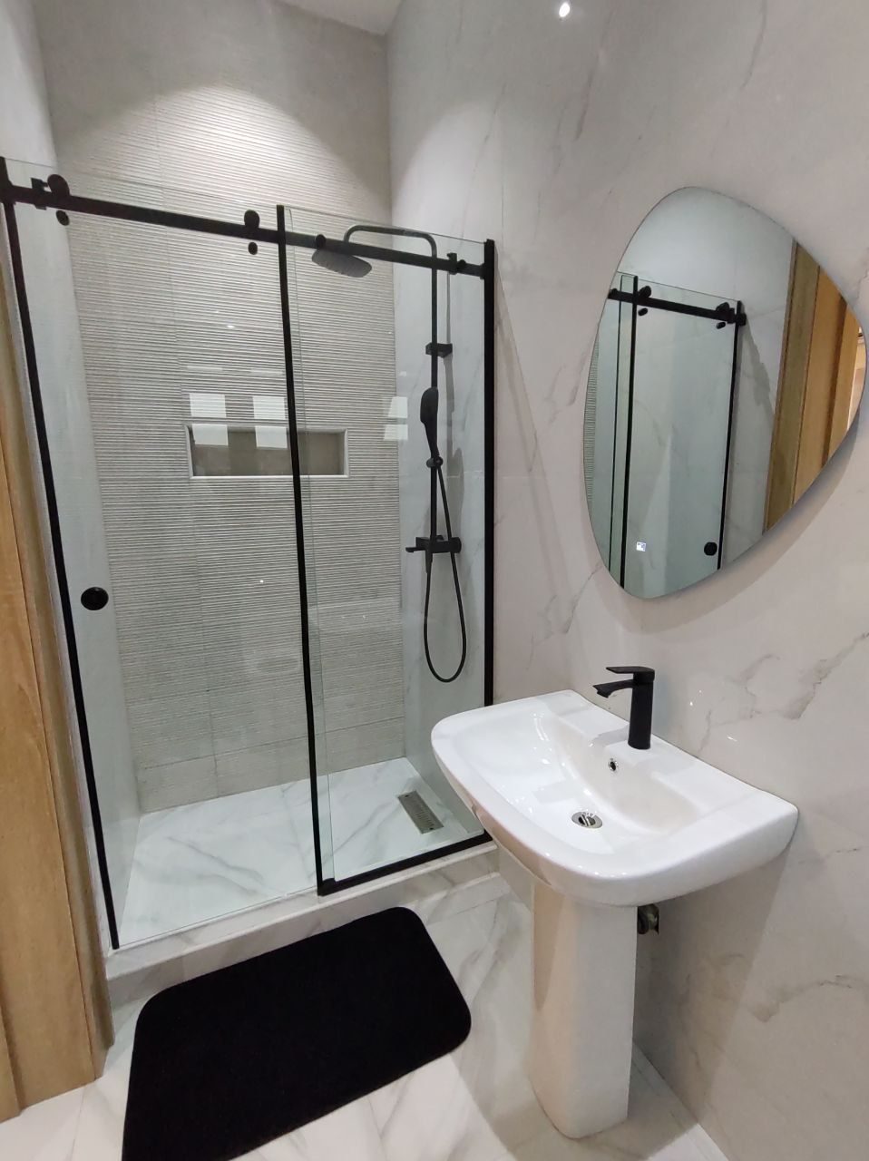 Second en-suite bathroom, Apartment Charlie, Nimbus Nook Ikeja GRA